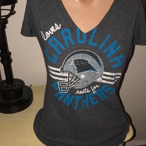 🐾💙Carolina Panthers V neck T-shirt.